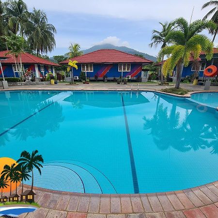 Global Ikhwan Resort Kuah Bagian luar foto