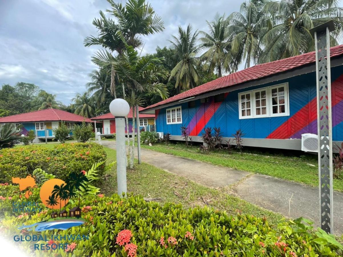 Global Ikhwan Resort Kuah Bagian luar foto