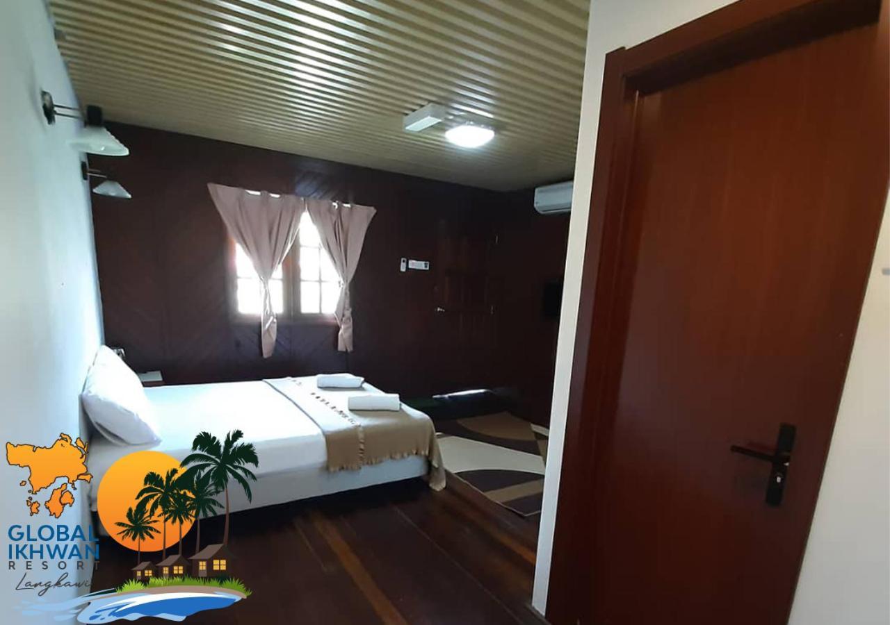 Global Ikhwan Resort Kuah Bagian luar foto