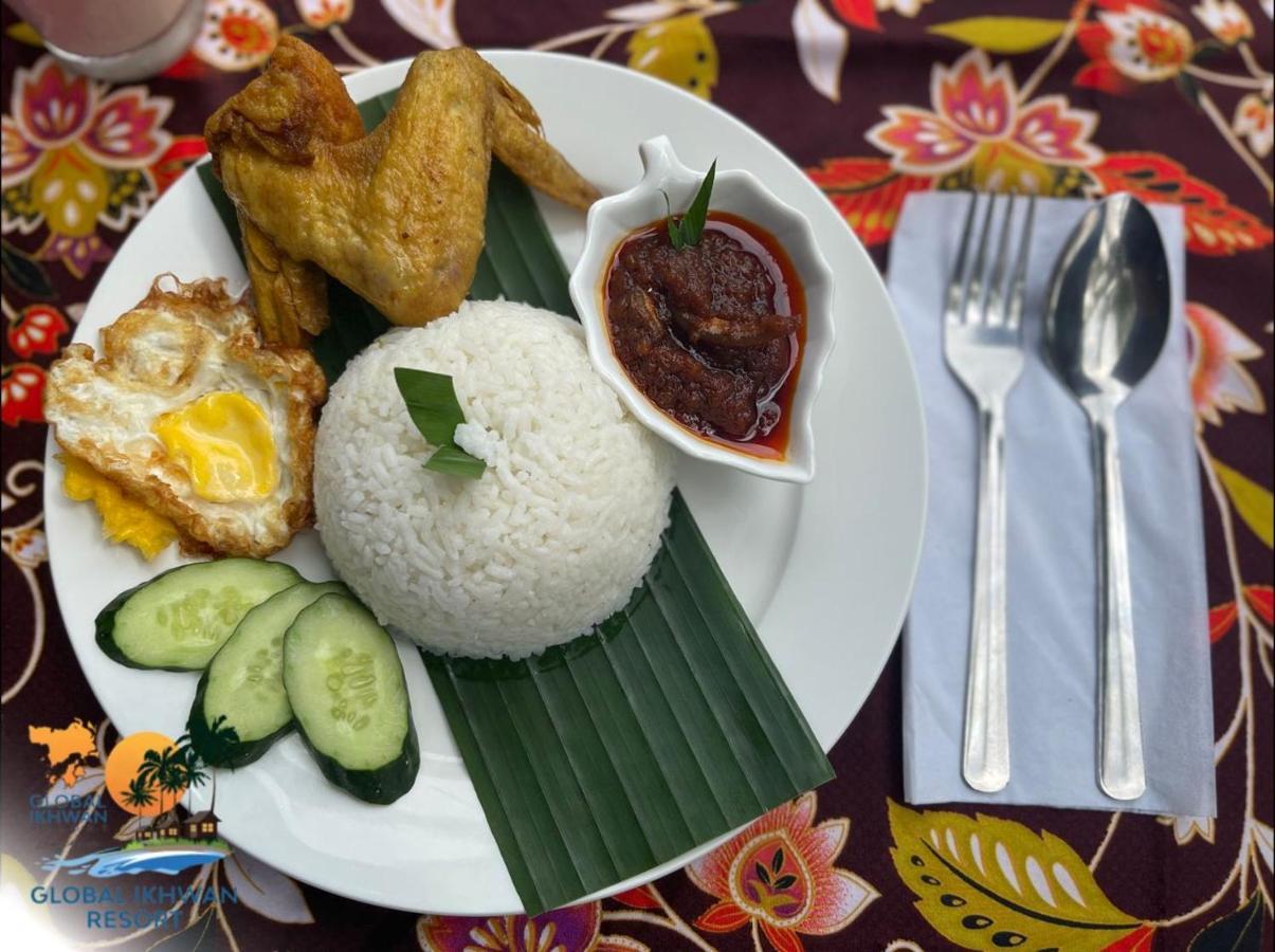 Global Ikhwan Resort Kuah Bagian luar foto